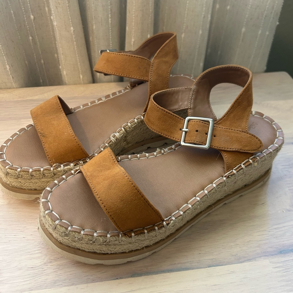 Women's Universal Thread Platform Sandals